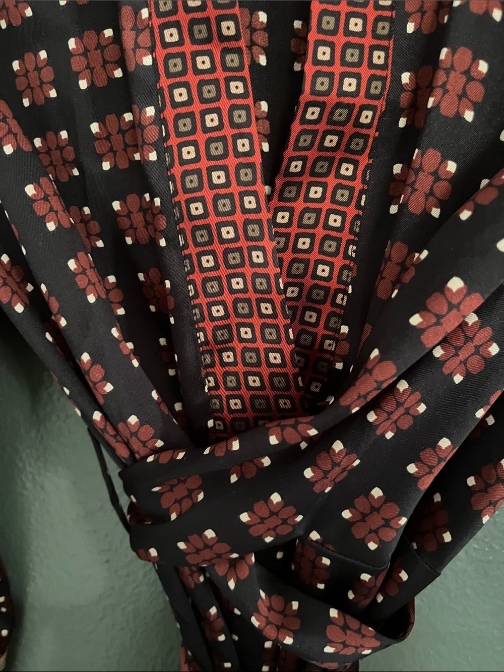 Printed Wrap Dress - Picture 4 of 6